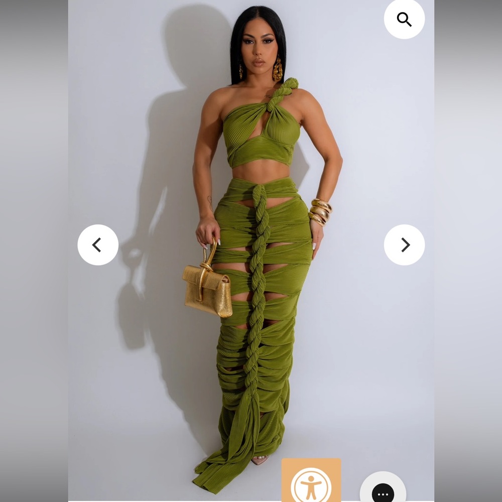 Skirt Set Sz L. Only worn for photoshoot